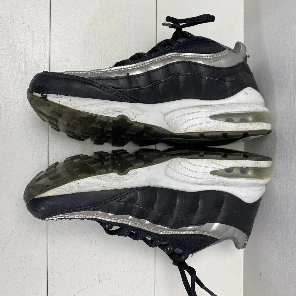 Nike Air Max 95 GS Black Metallic Silver Sneakers Kids Mens Size 6.5Y AT8091-001